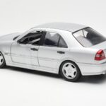Mercedes C36 AMG W202 Srebrny UT Models 1:18 - image 5 of 6