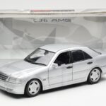 Mercedes C36 AMG W202 Srebrny UT Models 1:18 - image 6 of 6