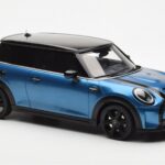 Mini Cooper S F56 Island Niebieski Otto 1:18 - image 4 of 6