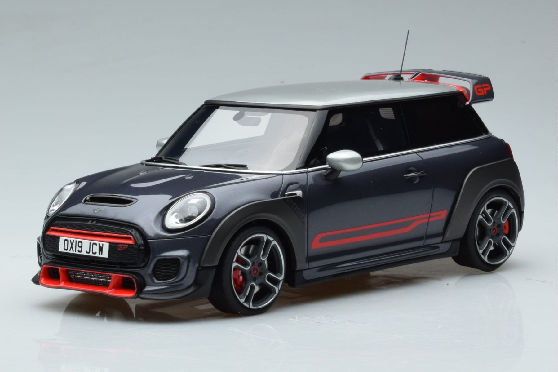 Mini John Cooper Works GP F56 Szary Otto 1:18 OT407 Żywica