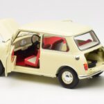 Morris Mini Minor Biały Kyosho 1:18 08964W - image 5 of 8