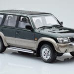 Nissan Patrol GR Y61 Zielony Otto 1:18 - image 3 of 5