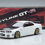 Nissan Skyline GT-R R34 Nismo Z-Tune Biały MotorHelix 1:18 - image 11 of 11