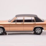 Opel Diplomat B Beżowy Metaliczny MCG 1:18 - image 3 of 6