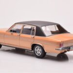 Opel Diplomat B Beżowy Metaliczny MCG 1:18 - image 5 of 6