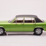 Opel Diplomat B Zielony Metaliczny MCG 1:18 - image 3 of 6