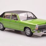 Opel Diplomat B Zielony Metaliczny MCG 1:18 - image 4 of 6