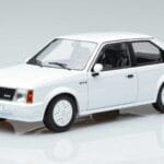 Opel Kadett D GTE Biały MCG 1:18 MCG18268 Metal