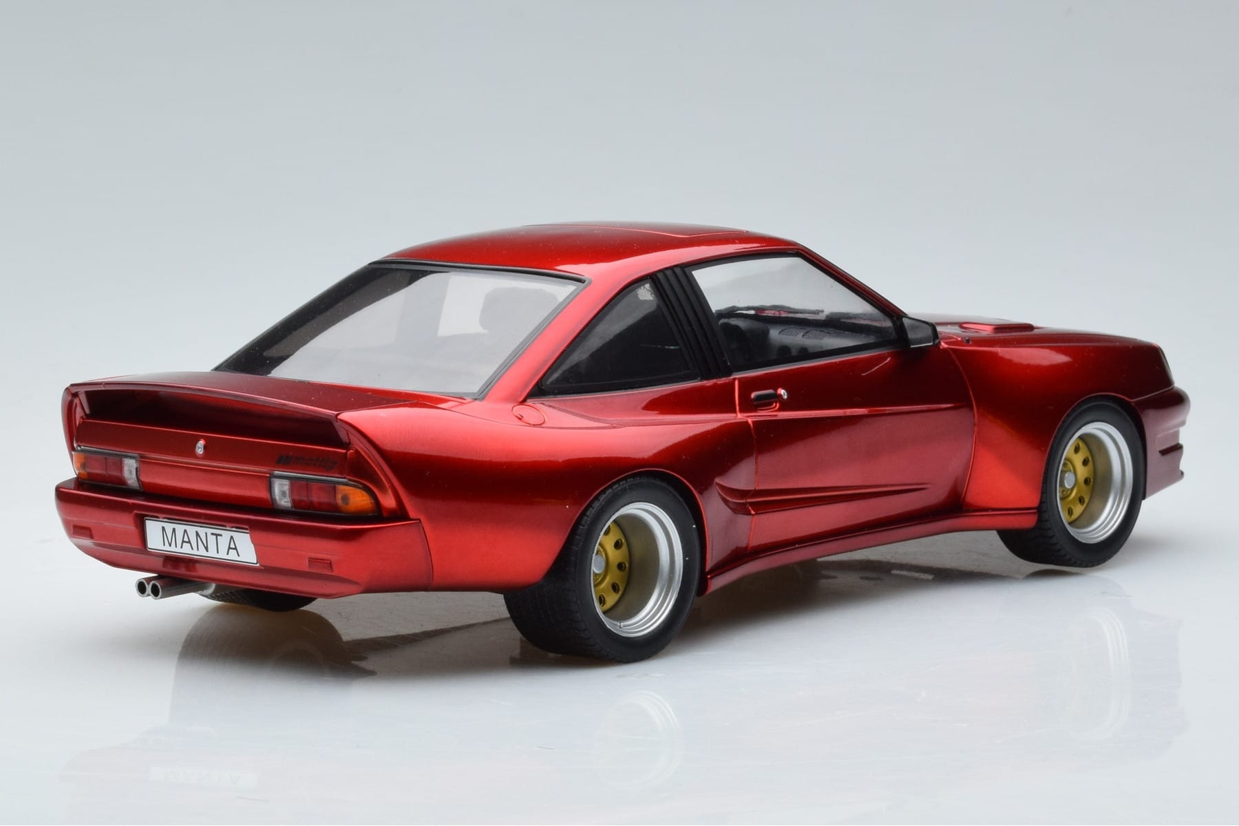 Opel Manta B Mattig Czerwony MCG 1:18 MCG18424 Metal — zdjęcie 2 z 6
