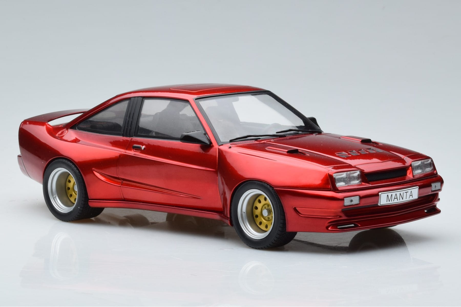 Opel Manta B Mattig Czerwony MCG 1:18 MCG18424 Metal — zdjęcie 4 z 6