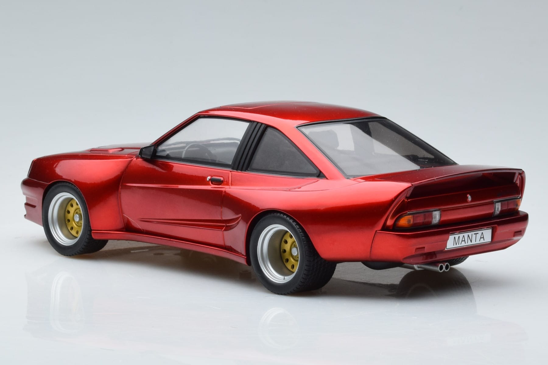 Opel Manta B Mattig Czerwony MCG 1:18 MCG18424 Metal — zdjęcie 5 z 6