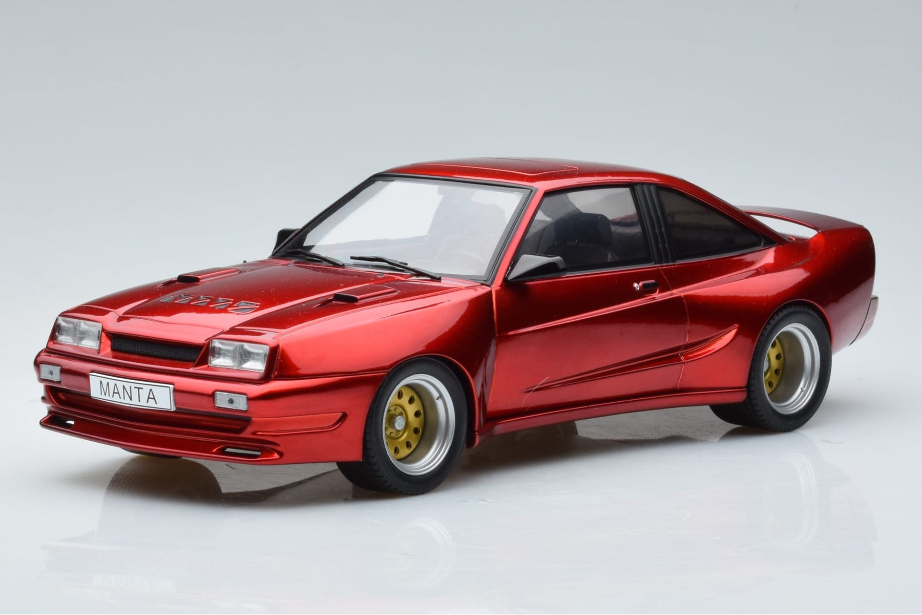 Opel Manta B Mattig Czerwony MCG 1:18 MCG18424 Metal