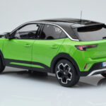 Opel Mokka-e GS Line Matcha Zielony Otto 1:18 - image 4 of 5