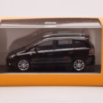Opel Zafira B OPC Czarny Minichamps 1:43 - image 4 of 4