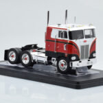 Peterbilt 352 Pacemaker Czerwony Biały IXO 1:43 - image 3 of 4