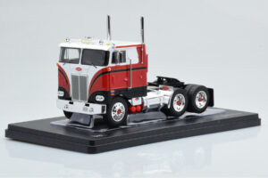 Peterbilt 352 Pacemaker Czerwony Biały IXO 1:43