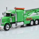 Peterbilt 359 Wrecker Road Service Zielony IXO 1:43