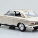 Peugeot 204 Coupe Beżowy Otto 1:18 - image 5 of 6