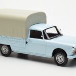 Peugeot 404 Pickup Bache Pastelowy Niebieski Otto 1:18 - image 4 of 6