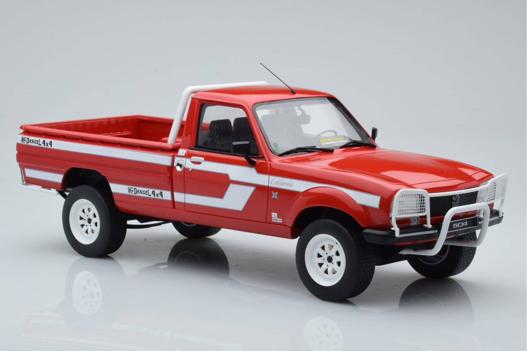 Peugeot 504 Dangel Pickup Czerwony Otto 1:18 OT436 Żywica — zdjęcie 4 z 6