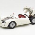 Porsche 550 Spyder 70 Years Edition Biały Schuco 1:18 450033300 - image 2 of 8