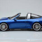 Porsche 911 991 4S Targa Niebieski GT Spirit 1:18 - image 3 of 5