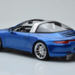 Porsche 911 991 4S Targa Niebieski GT Spirit 1:18 - image 4 of 5