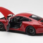 Porsche 911 991 Carrera GTS Carmine Czerwony Schuco 1:18 450039000 - image 5 of 8