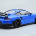 Porsche 911 GT2 RS 991.2 Weissach Package Niebieski Czarne Felgi Magnezowe Minichamps 1:18 - image 2 of 6