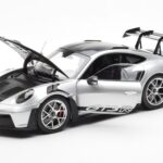 Porsche 911 992 GT3 Weissach Pack GT Srebrny Metaliczny Norev 1:18 - image 2 of 8