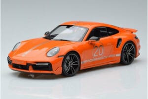 Porsche 911 992 Turbo S China 20th Anniversary Pomarańczowy Minichamps 1:18 155069171