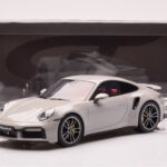 Porsche 911 992 Turbo S Crayon Szary GT Spirit 1:18 - image 6 of 6