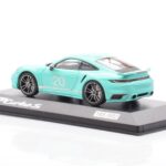 Porsche 911 992 Turbo S Mint Zielony Minichamps 1:43 - image 3 of 4