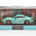 Porsche 911 992 Turbo S Mint Zielony Minichamps 1:43 - image 4 of 4