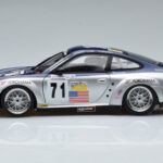 Porsche 911 996 GT3 RSR #71 A. Job 2005 AUTOart 1:18 - image 4 of 7