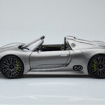 Porsche 918 Spyder Prototyp Szary Metalik Minichamps 1:18 - image 4 of 7