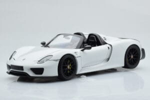 Porsche 918 Spyder Weissach Package Biały Z Czarnymi Felgami Minichamps 1:18 113062443