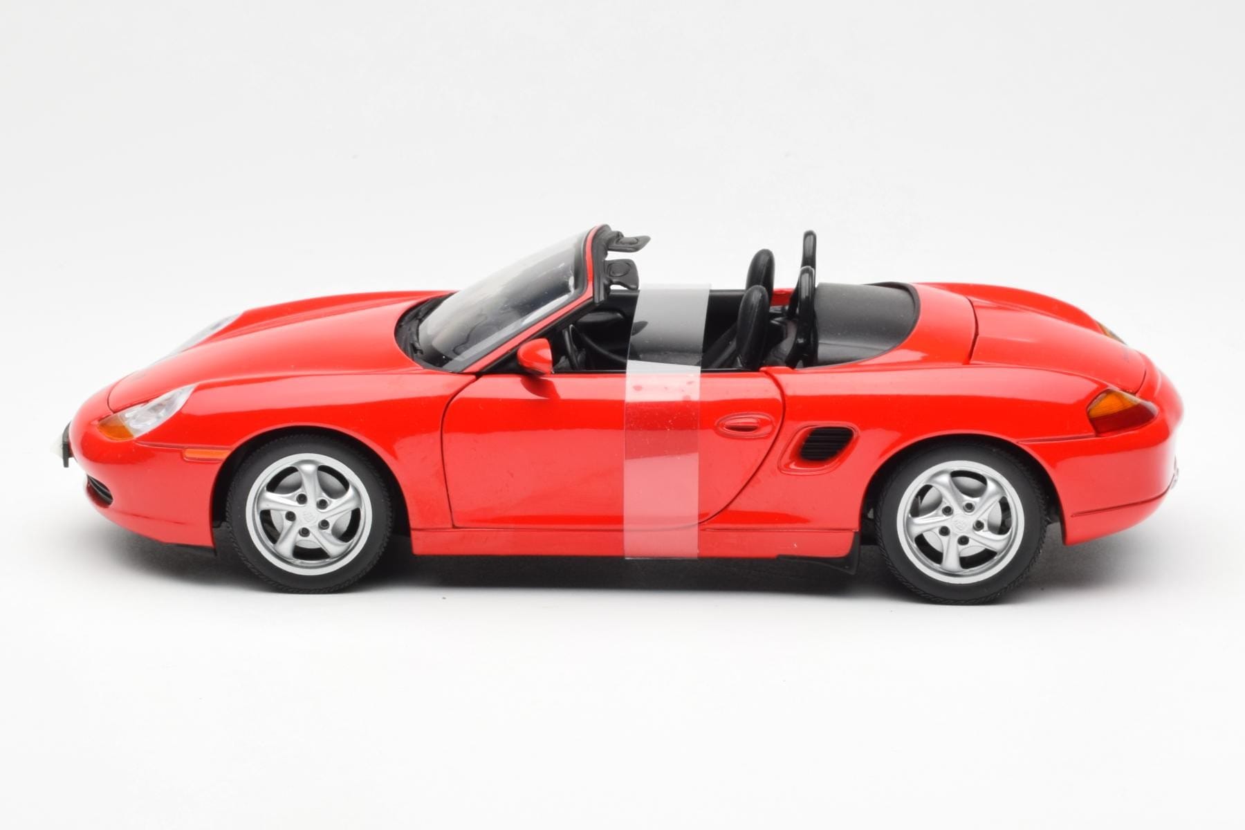 Porsche Boxster 986 Czerwony UT Models 1:18 180065830 Metal — zdjęcie 3 z 6