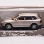 Porsche Cayenne 9PA Beżowy Minichamps 1:43 - image 4 of 4