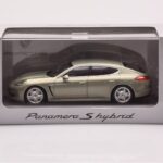Porsche Panamera 970 S Hybrid Critall Zielony Minichamps 1:43 - image 4 of 4
