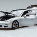 Porsche Panamera 970 Turbo Srebrny Norev 1:18 - image 2 of 7
