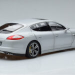 Porsche Panamera 970 Turbo Srebrny Norev 1:18 - image 3 of 7