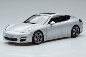 Porsche Panamera 970 Turbo Srebrny Norev 1:18