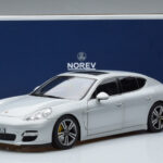 Porsche Panamera 970 Turbo Srebrny Norev 1:18 - image 7 of 7