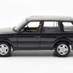 Range Rover P38 4.6 HSE Czarny Metaliczny AUTOart 1:18 - image 4 of 9