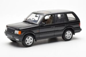 Range Rover P38 4.6 HSE Czarny Metaliczny AUTOart 1:18