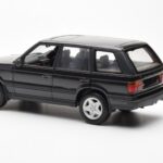 Range Rover P38 4.6 HSE Czarny Metaliczny AUTOart 1:18 - image 5 of 9