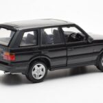 Range Rover P38 4.6 HSE Czarny Metaliczny AUTOart 1:18 - image 6 of 9