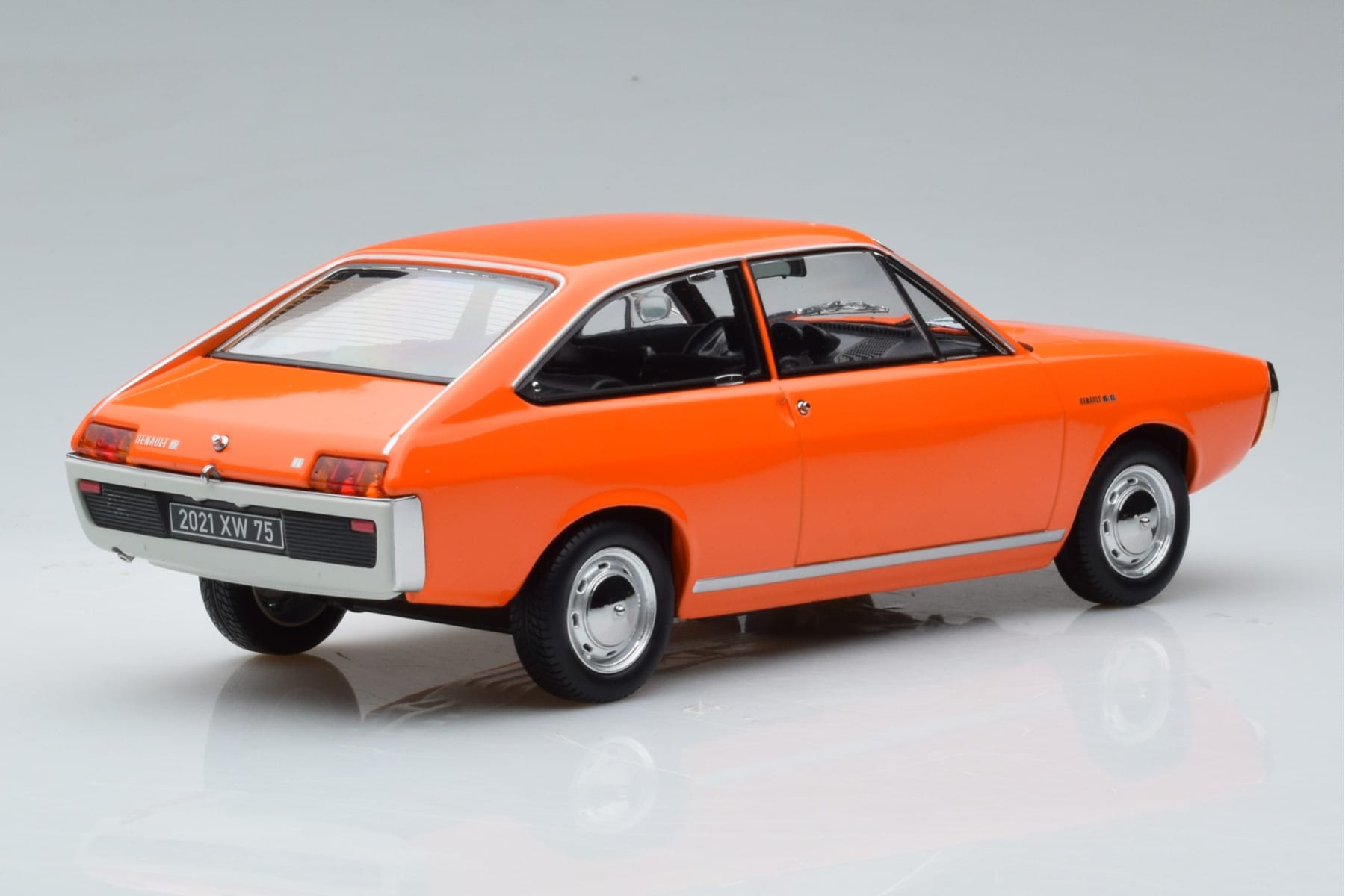 Renault 15 TL Pomarańczowy Norev 1:18 185350 Metal — zdjęcie 2 z 6
