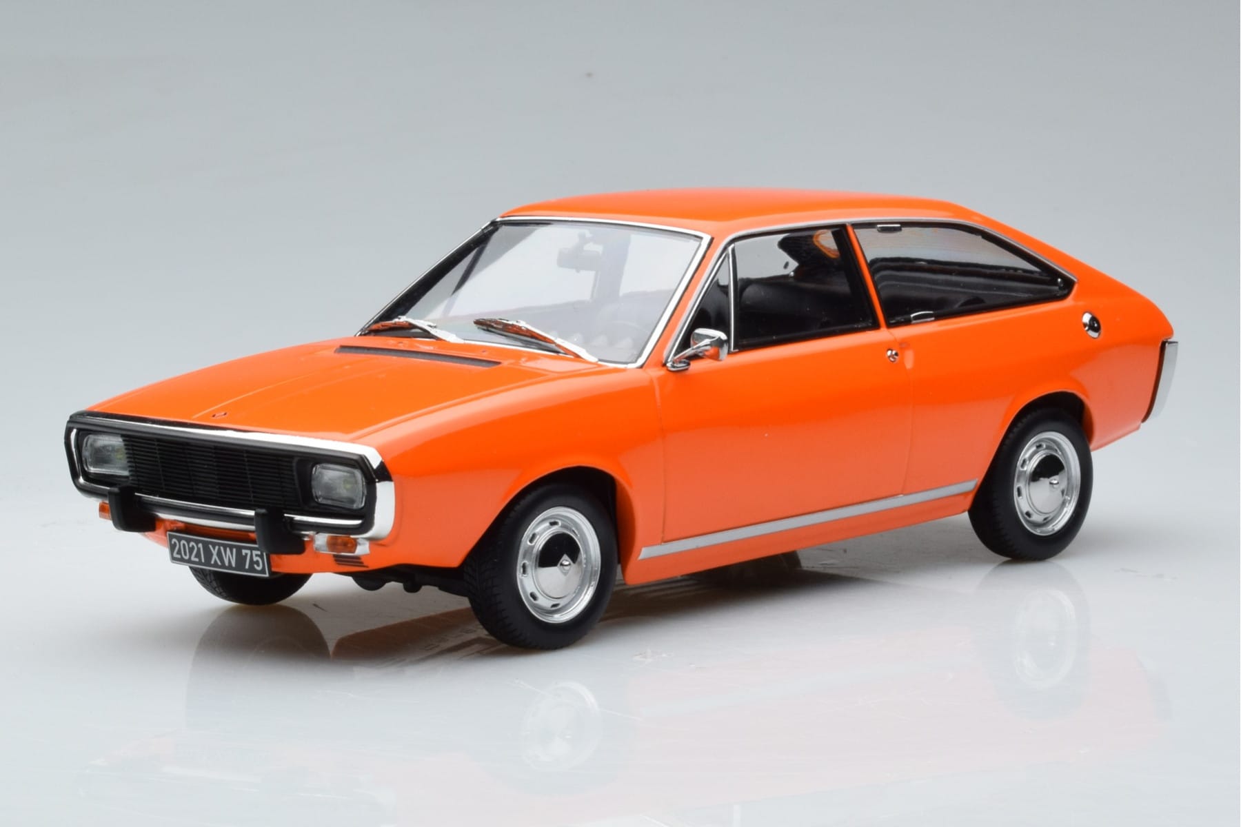Renault 15 TL Pomarańczowy Norev 1:18 185350 Metal